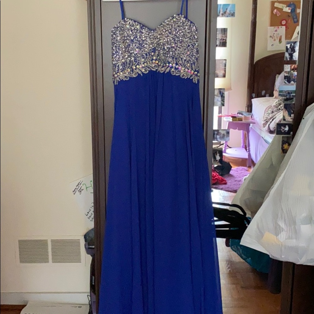 Blue strapless prom or wedding dress